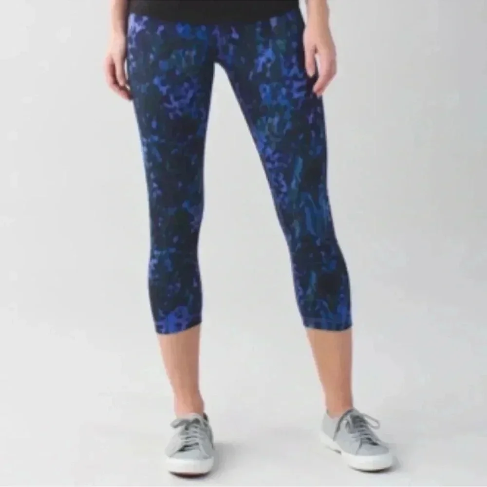 Lululemon Wunder Under Crop II Leggings 8 Yoga‎ Fitness Iris Flower Multi